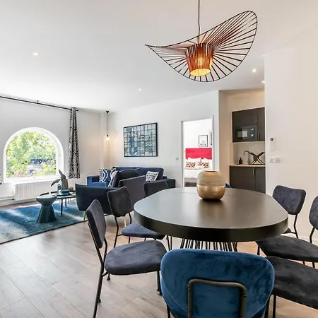 Sweett - Notre Dame Apartment *